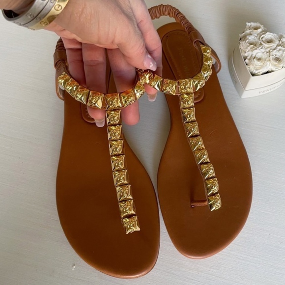 New Stuart Weiztman $450 Brown Leather Gold Rose Appliqué Thong Sandals Flats